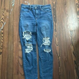 American Eagle Women's Short High Rise Ripped Jegging
